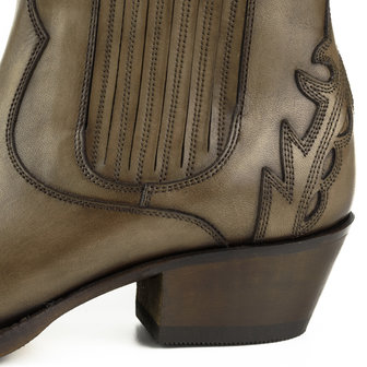 Mayura Boots Marilyn 2487 Taupe/ Dames Cowboy Western Fashion Enklelaars Spitse Neus Schuine Hak Elastiek Sluiting Echt Leer