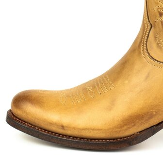 Mayura Boots 2526 Vanille Zandkleur Dames Boho Western Laarzen Blad Motief Sierstiksel Ronde Neus Schuine Hak Glad Leer Neus