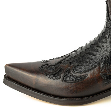 Mayura Boots 1935P Bruin/ Zwart Python Spitse Cowboy Western Laarzen Schuine Hak Rechte Schacht Treklussen Goodyear Welted Neus