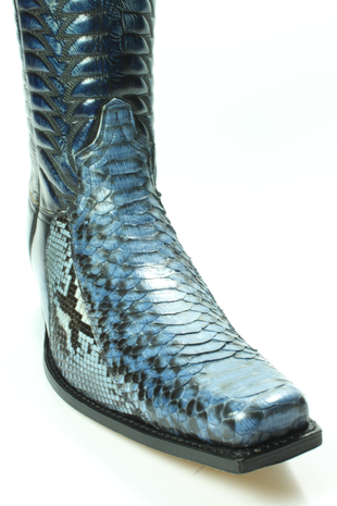 Sendra 5907 Python op de wreef